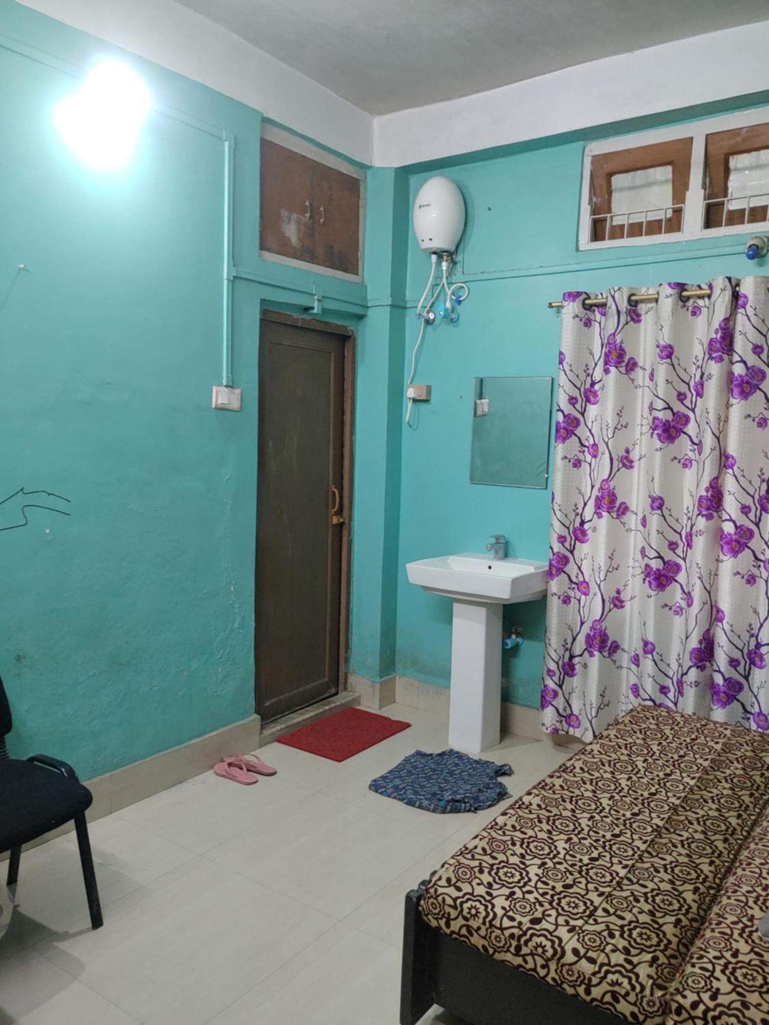 Comfort Inn Kamakhya Jn Guwahati Room photo